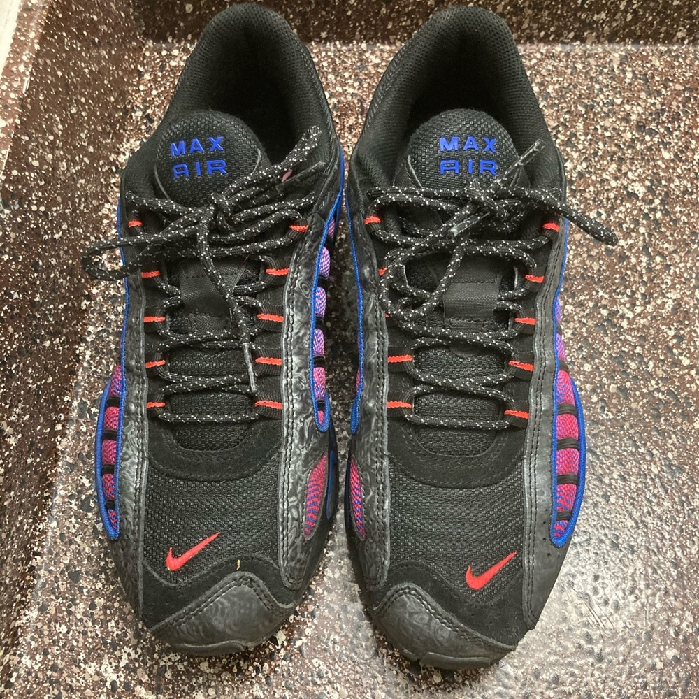 Size 9 Nike Tailwinds